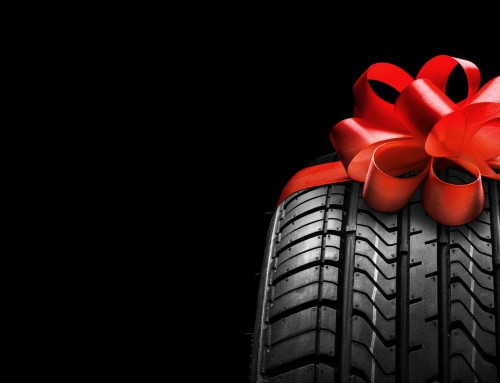 Shop While You Wait! A Holiday Guide to Gift Giving and Auto Detailing